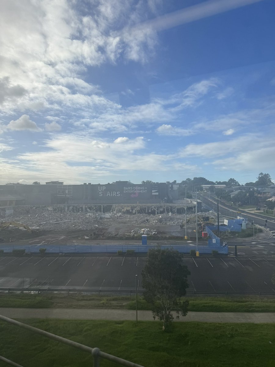 girlclumsy's tweet photo. Nawww, the end of #toombul. https://t.co/ClbluUO51n