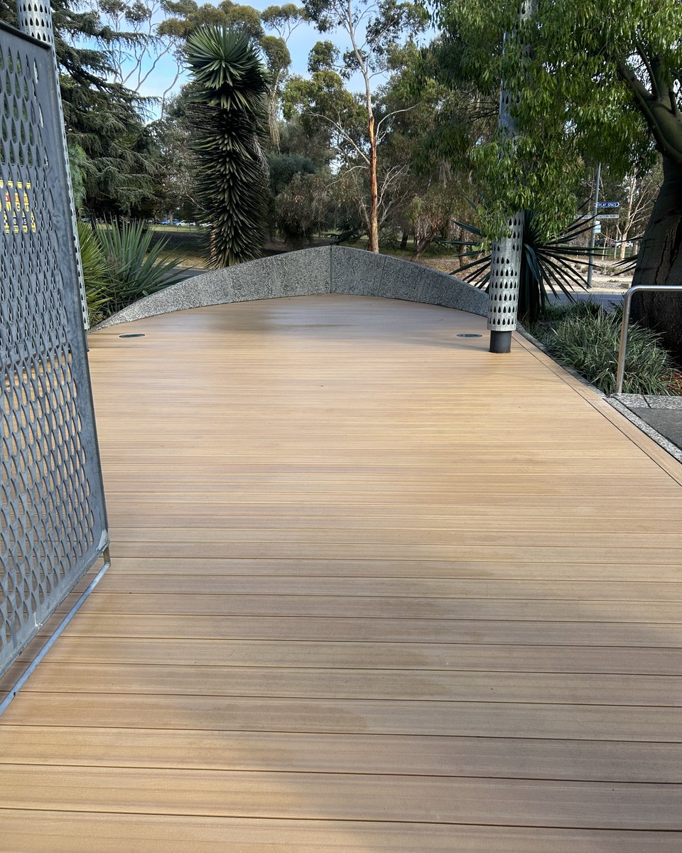 🌻The entrance to the 21st Century Garden at Geelong Botanical Gardens has recently undergone a transformation. 🛠️The deck, which has existed as the original structure since the garden's establishment in the early 2000s, has been replaced by decking made from recycled plastic.