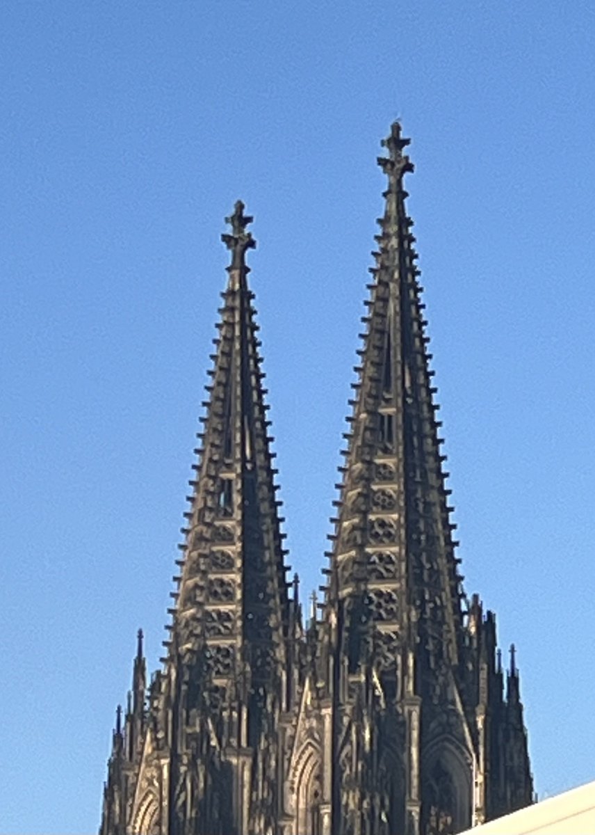 Kölner Domspitzen am Morgen