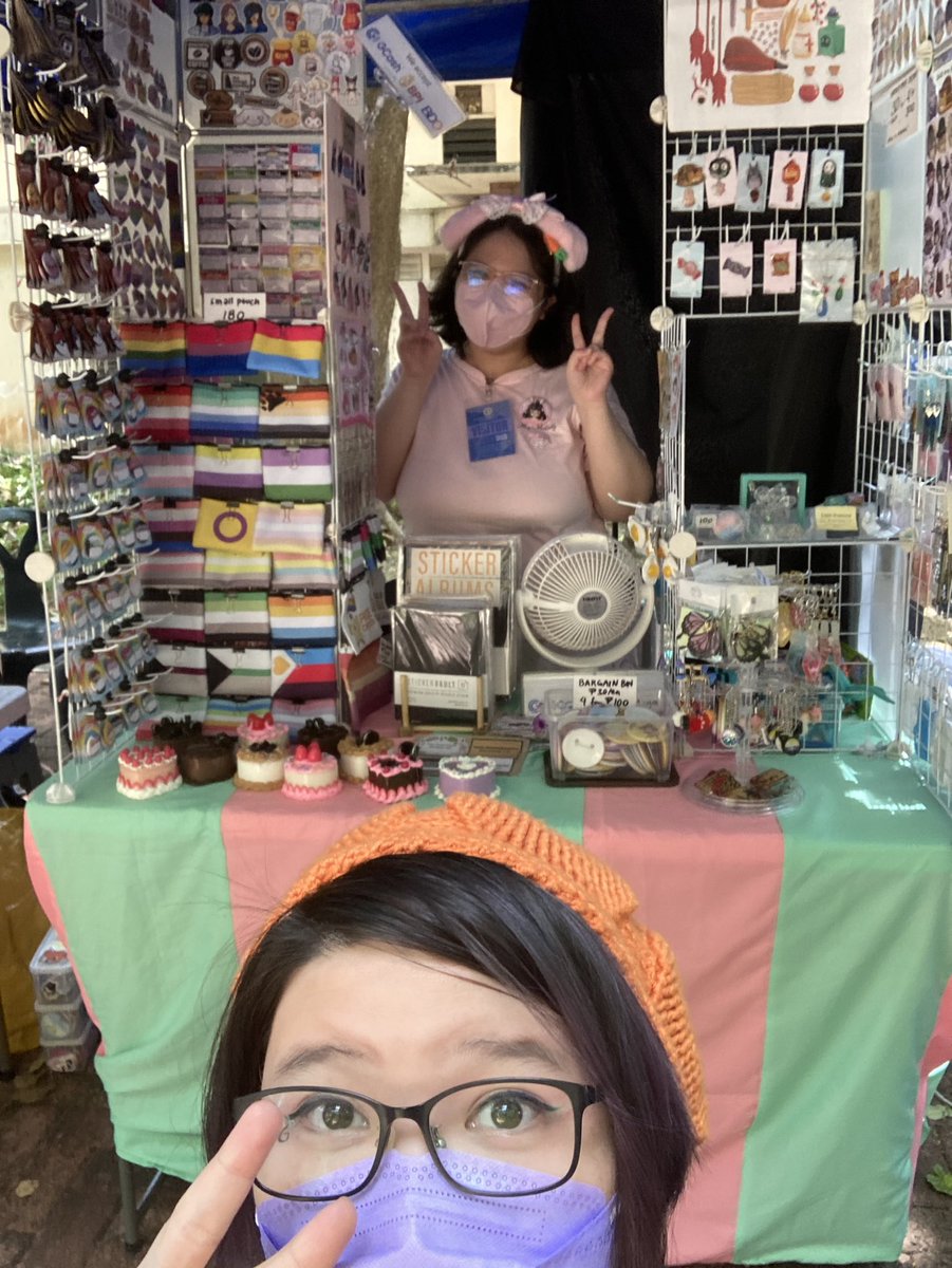 GirlwithRibbon's tweet photo. day2 of TouCon~ with @MelwithaC !
ang ineht frens https://t.co/R6Ogn9Pvuc
