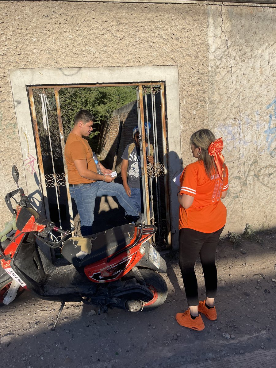 Mariana_Verduga's tweet photo. ¡Conversaciones en Movimiento! 🧡 #Distrito6 #VaXDurango #LoNuevoVaEnSerio https://t.co/07i1GfIxFF
