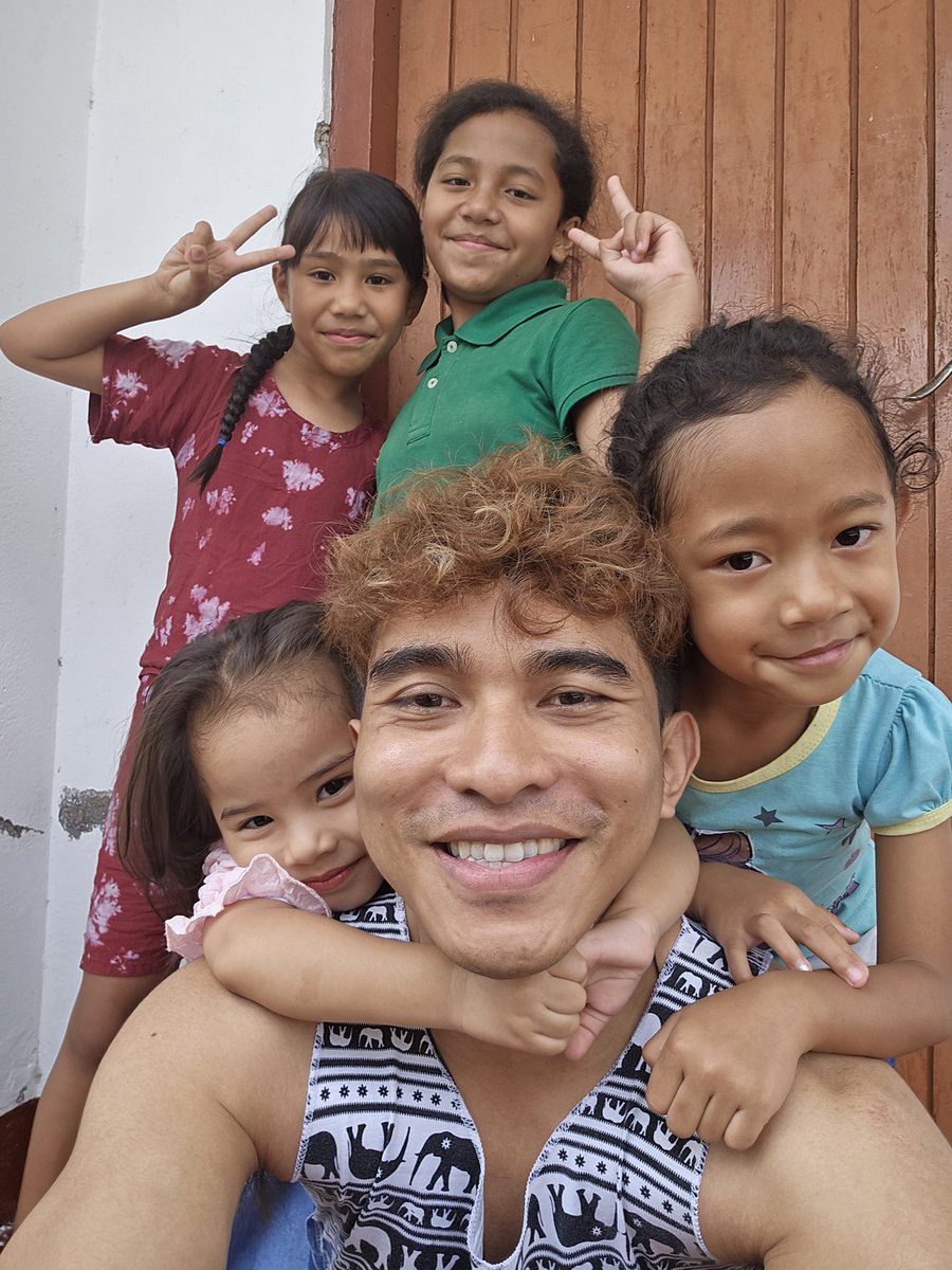 HertoAbul's tweet photo. I am a grateful uncle for the two girls in the front and happy cousins for the  two at the back https://t.co/lMSNAZ730V