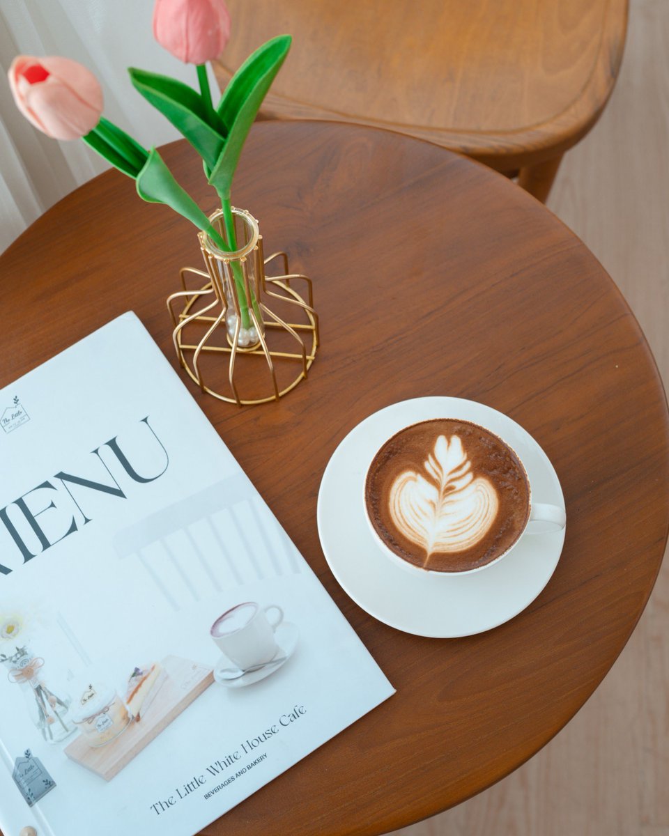 TLTWhiteHouse's tweet photo. Start your day with a cup of coffee ☕️
#thelittlewhitehousecafe
Open Tue - Sunday 10.30 AM - 8.00 PM
#cafe #카페 #coffee #ร้านกาแฟ #คาเฟ่กรุงเทพ #petfriendly #petfriendlycafe #คาเฟ่ #cafeinbkk #cafehopper #cafehopping #คาเฟ่พัฒนาการ #คาเฟ่ประเวศ #cafethailand #รีวิวคาเฟ่ https://t.co/QzLvuQ0Dsn