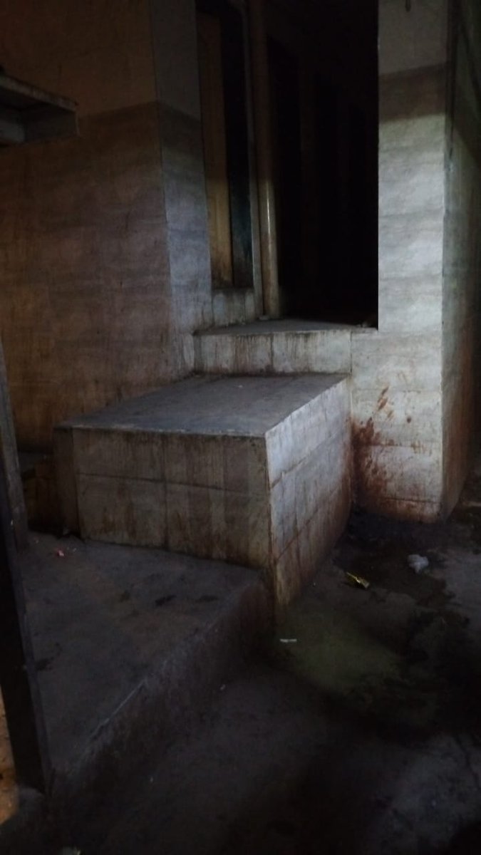 PravinK0912's tweet photo. @mybmc शांती नगर, हनुमान मंदिर जवळ , पश्चिम द्रुतगती महामार्ग,दहिसर ई येथील शौचालयाची अवस्था अतिशय खराब झाली असून शौचालयाच्या टाकीमध्ये मोठ्याप्रमाणे गॅस देखील आहे त्यामुळे स्फोट होऊन अपघात होण्याची शक्यता आहे.तसेच शौचालयाच्या साफसफाई कडे दुर्लक्ष केले जाते. कृपया लक्ष द्या. https://t.co/rCcO9f4jUk