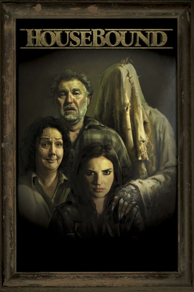 Housebound es una simpatiquísima vuelta de tuerca a las películas de casas encantadas en tono de comedia. No te cambiará la vida pero echas un buen rato.