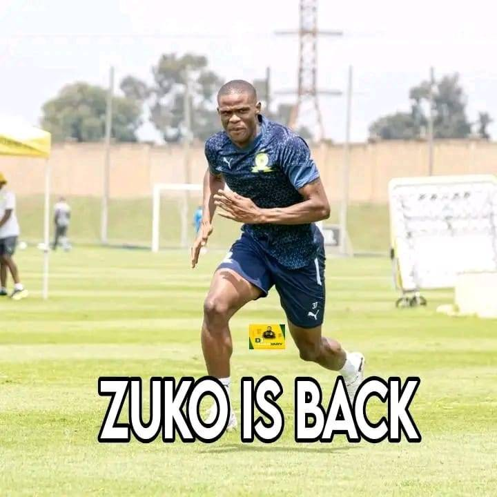 𝐎𝐅𝐅𝐈𝐂𝐈𝐀𝐋: ZUKO MDUNYELWA is now Back at training ahead of Sekhukhune game he was training with Bongani Zungu at Chlorkop since Tuesday when the team off to Tunisia .
Lets Welcome back our Boy