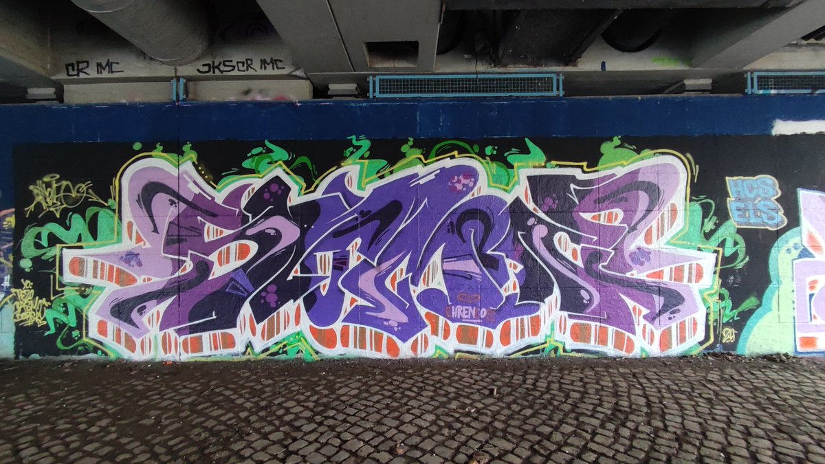 S0ME0NE182's tweet photo. Hab schon bessere gemacht aber schlecht finde ich es auch nicht https://t.co/FaPS2v0NGA