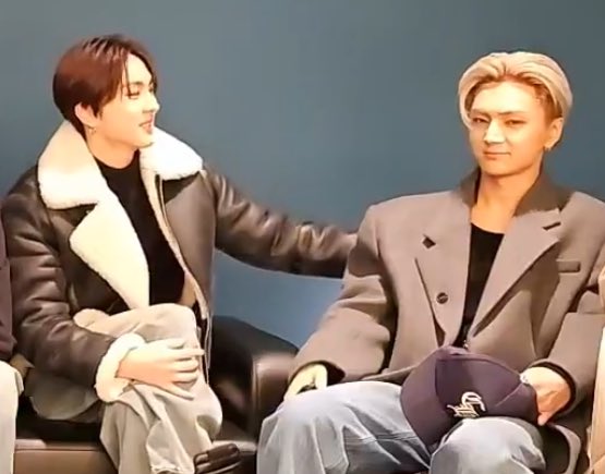 특: 잠시 딴짓하다가 다시 보면 분위기 좋아져잇음