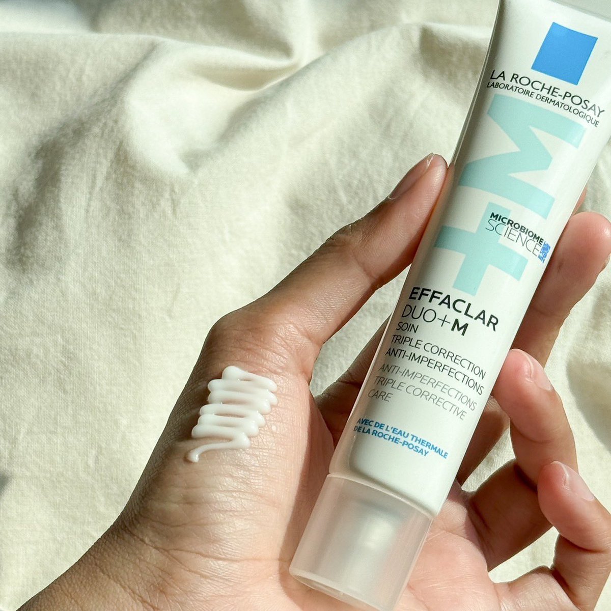 unabegirl's tweet photo. La Roche-Posay ขอรีวิวเรียบๆเลย ช่วงก่อนเป็นสิว ผิวแห้ง ขรุขระไปหมด แต่งหน้าไม่ติดเลย เครียดมาก 

เลยตัดสินใจลองซื้อ Effaclar DUO+M มาใช้ เค้าเป็นสูตรใหม่ ที่จัดการสิว แบลคทีเรีย C.Acnes ได้ดี 

ใช้ไปใช้มาสรุปสิวลดลง สิวแห้งลงเยอะมากกกกก สิวอักเสบ สิวผด ดีขึ้น ใช้สูตรนี้จรงจุดมาก แนะนำเลย 
มีขายที่ watsons eveandboy นะ

#LaRochePosayTH