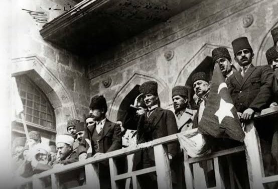 OzgurAltay_06's tweet photo. “Özgürlüğün de, eşitliğin de adaletin de dayanağı ulusal egemenliktir.” 

Gazi Mustafa Kemal ATATÜRK 

#23NisanUlusalEgemenlik 
#23NisanUlusalEgemenlikveÇocukBayramıKutluOlsun 🇹🇷 https://t.co/XWrel9W4IU