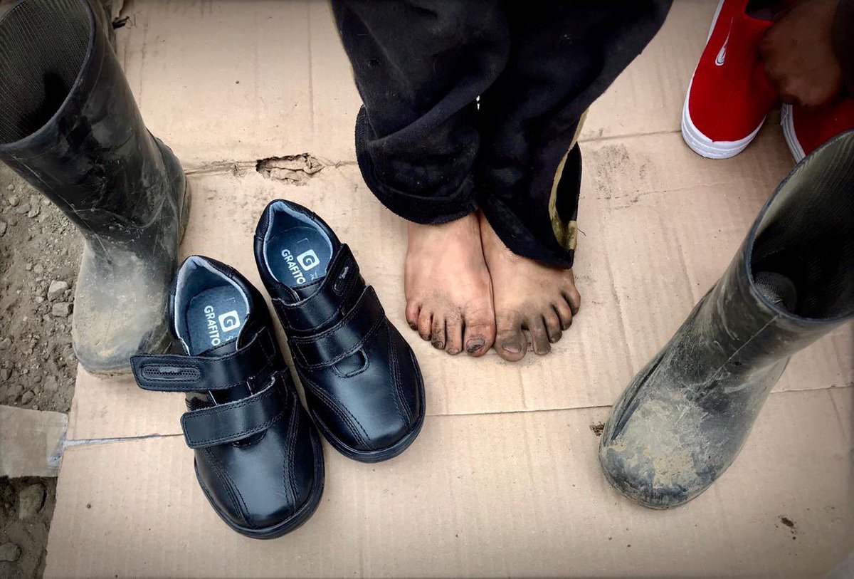 Estos son los zapatitos que queremos cambiar a los niños de comunidades de escasos recursos en la Sierra del Pico de Orizaba en #Veracruz. 

Con el #Zapatón 2024 #CaminemosJuntos hacia un futuro más brillante. Cada par de zapatos cuenta y puede cambiar vidas.