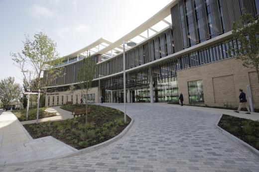MyMKaiser's tweet photo. For those interested: consider applying for a new permanent myeloma consultant post @royalmarsdenNHS . Join a great team and an expanding myeloma service covering all aspects of myeloma care and clinical research, including T-cell based therapies! https://t.co/DfoeSFI1E3 https://t.co/bytdzVX2SU