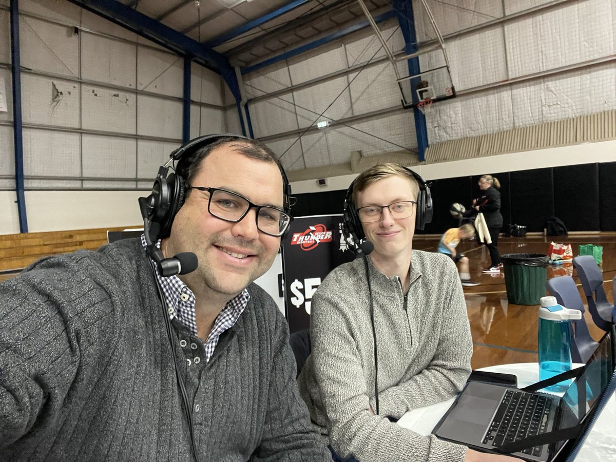 Was a great night on Saturday night commentating @NBL1 South with @JMacDonald91 for the match between @KeilorThunder and @CaseyCavaliers. 
Thankful for the opportunity!
@Todd_OnTheMic #commentarylyfe