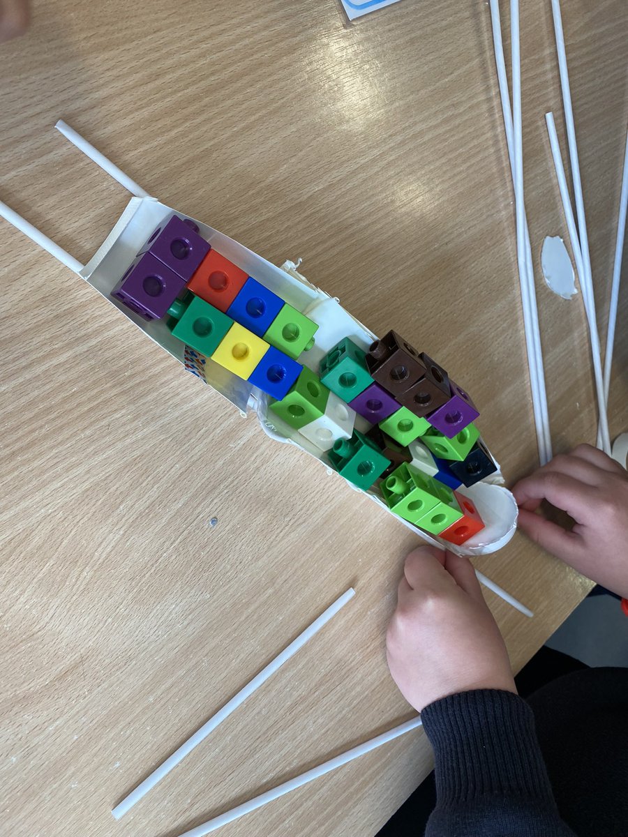 MsWardPBIS's tweet photo. During our STEAM house event, year 2 competed in their house teams to make a boat which could float, keep out the water and hold a weight of 25 cubes. Great engineering skills 👏🏼 #STEAM #Engineering https://t.co/Gxpp6xMBJ9