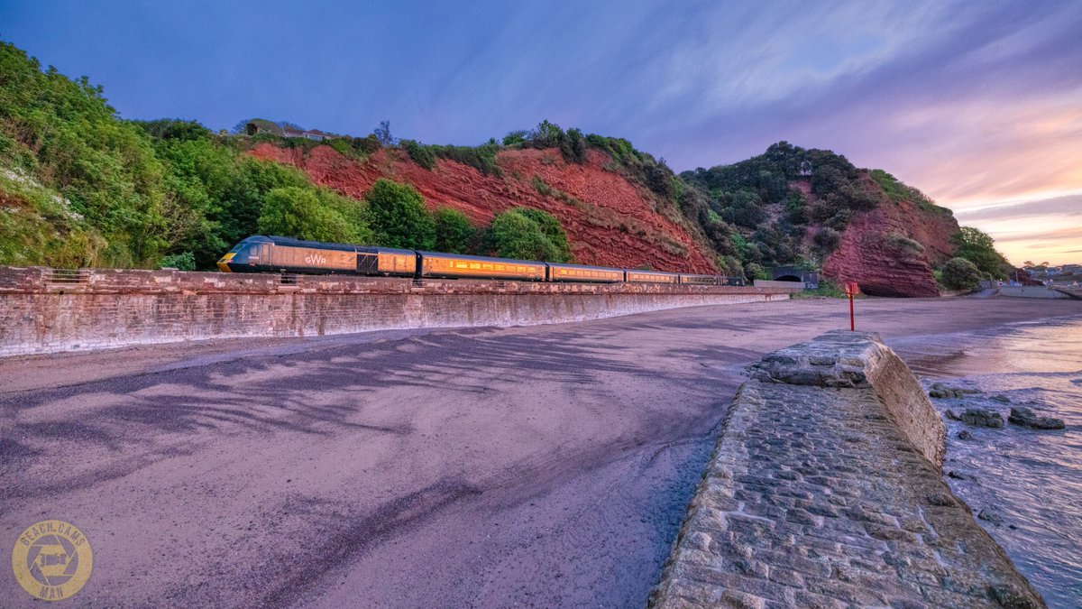 👋 Good morning and happy Tuesday! ✅ Check your train at gwr.com/check 📨 Send us a DM if you need any help and we will get back to you as soon as we can ❓ We are here until 11pm to answer your questions. 📍 Dawlish 📸 beachcamsman
