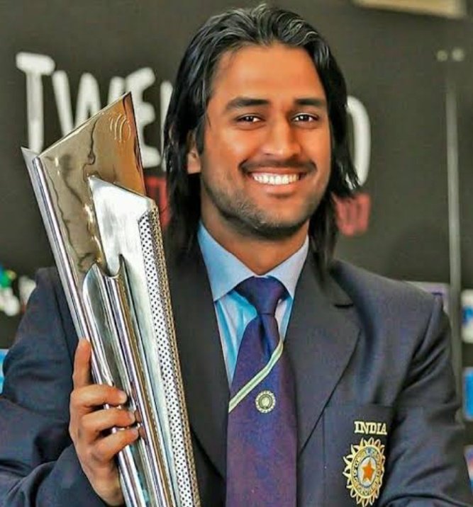 Mahiyank_78's tweet photo. Dhoni's Reaction when he look between R and Y . https://t.co/YxgnYhDxZU