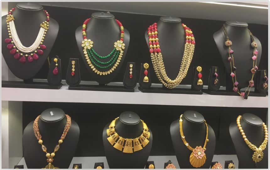 Compared to jewelry made of gold or other precious metals, costume jewelry is less costly. These days, a wide range of #inexpensive costume jewelry and fashionable colored stone jewelry are offered for sale.

Know more: tinyurl.com/4nz7ynwy
#CostumeJewellery #FashionAccessorie