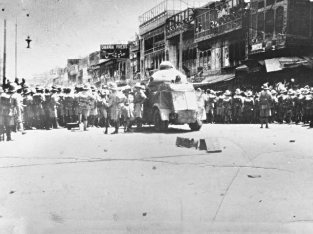 #OtD 23 Apr 1930 the Qissa Khwani Bazaar massacre took place in Peshawar, Pakistan. Anti-colonial protesters were hit by British armoured cars, causing several deaths and British troops then opened fire, resulting in approximately 400 deaths stories.workingclasshistory.com/article/9530/q…