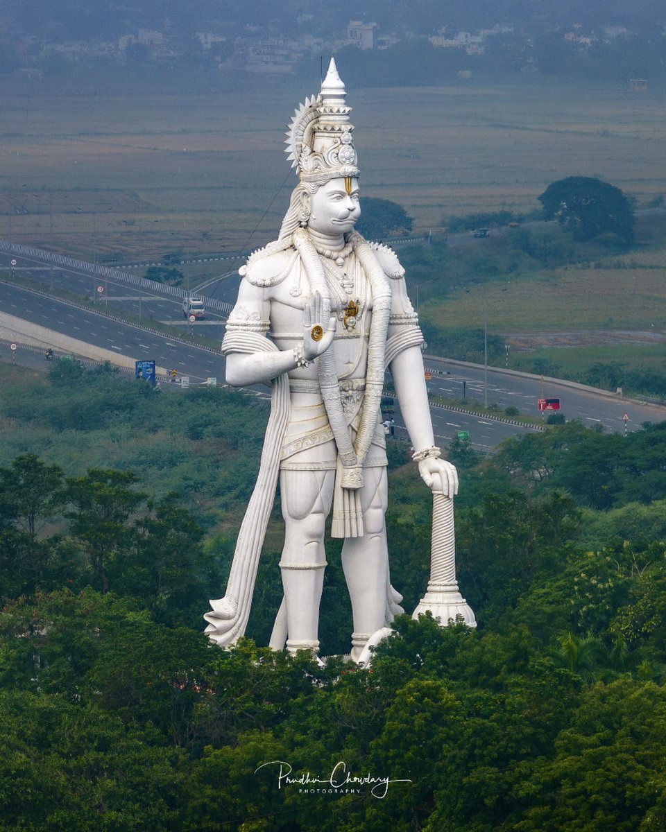 Hanuman Jayanthi Subhakankshalu.😊
Photographed at Paritala, Andhra Pradesh.

@incredibleindia @tourismgoi @Tourism_AP @NatGeoIndia @NGTIndia @CNTIndia @PrasanthVarma #hanumanjanmotsav #HanuMan #Hanumajayanti
