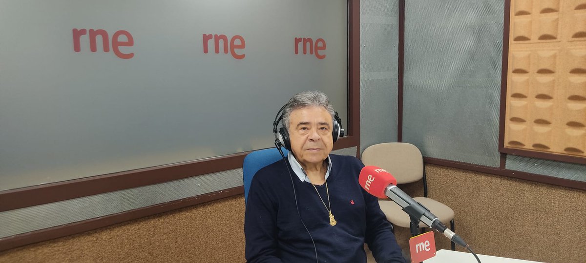 😎 Se llamaba José Salazar Molina, pero ha pasado a la historia como #Porrina de #Badajoz ✨Tenía una voz excepcional, que lo convirtió en leyenda 💚🤍🖤 Extremadura celebra el centenario de su nacimiento 🎤 Entrevista a Paco Zambrano, flamencólogo 📻 13.10h @RTVE_Ext