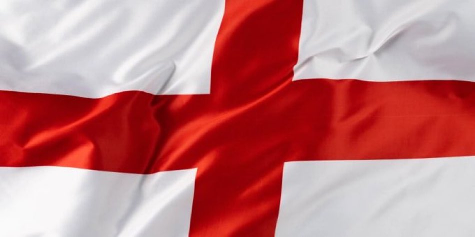 LozzaFox's tweet photo. Happy #StGeorgesDay https://t.co/pLvtQoNffw