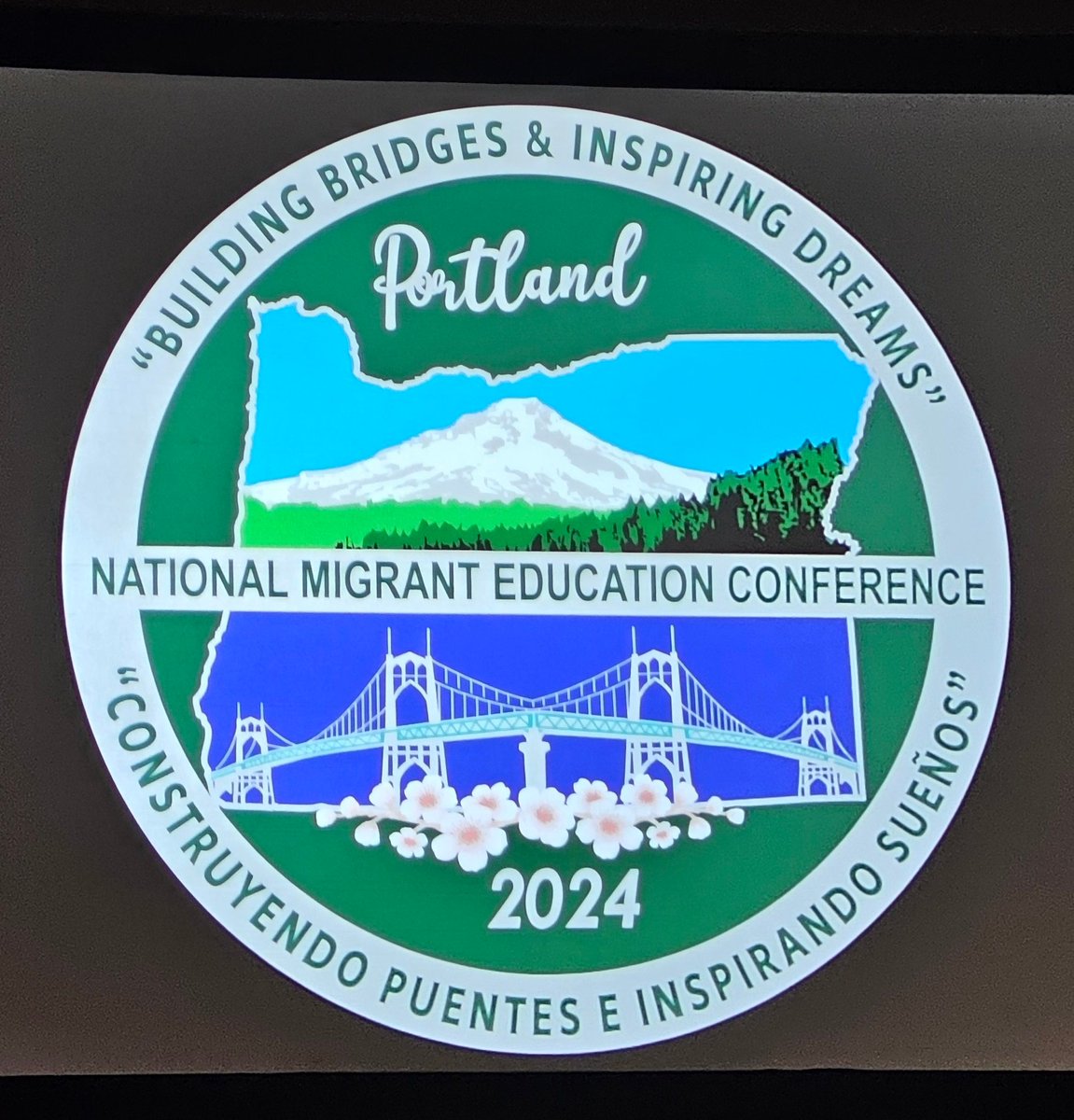 MarlenGlz53's tweet image. The National Conference (NASDME) grants scholarships to the children of migratory workers. The recipients were the highest-ranked students, one of whom was the valedictorian. #migranted  @R13Multilingual