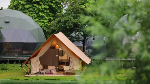 🏕️This article will help you choose among the vast sea of tents through an in-depth analysis and comparison of two popular safari tents.
#Glitzcamp #SafariTents #OutdoorAdventure

Content Source URL:  glitzcamp.com/blogs/safari-t… 
Email: admin@shelter-structures.com