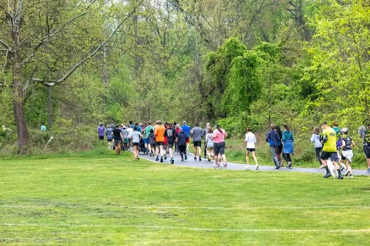 We're one third of the way through the first 1000 meetups of #CollegePark #parkrun #parkwalk!  Here are a couple of photos from event 333! Report and more pics coming soon! 
#loveparkrun #EveryBodyWelcome #GoAtYourOwnPace #GreatWayToStartYourWeekend #community #volunteer #trails