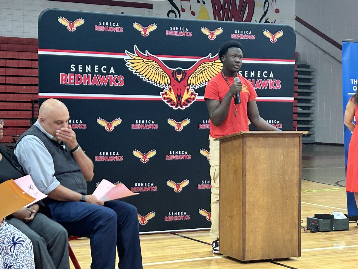 ✨What a special day @Seneca_High! ✨Our freshmen loved their academy reveal ceremony. ✉️ #SenecaSoars