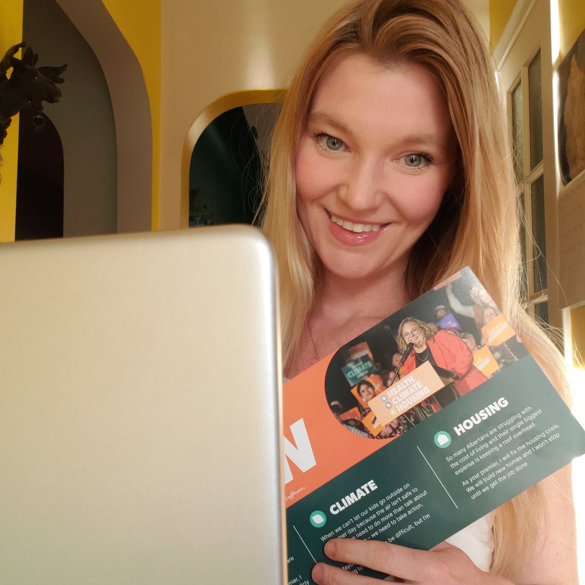 Making the most of the last few hours before the membership deadline! Calling, knocking and making meaningful connections with voters. In a campaign, there are no substitutes! Sign up here: sarahhoffman.ca/join
#abndp #TeamSarah #leadershiprace2024