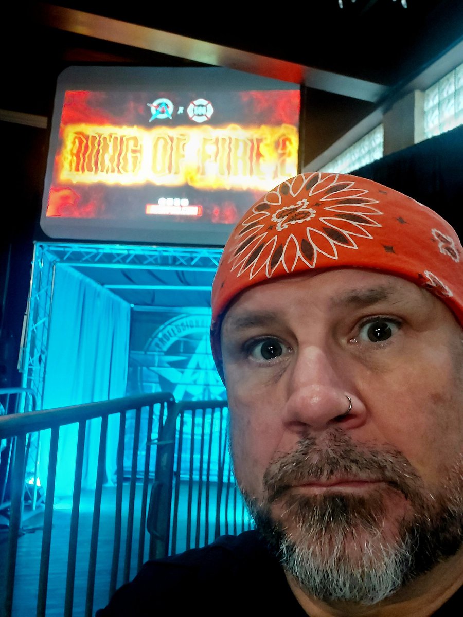 COwsley33's tweet photo. Inside the #legendary #BerwynEaglesClub for @aawpro #FrontRow #AAWFire #Chicago #Wrestletrip #RingOfFire #ICRevolverCrew #WithGinseng #HIGHSPOTS were @BEEFTCB @HeatherReckless and the return of @AGG_Rican Thank you all for a great time! https://t.co/GAF5mLYkHK