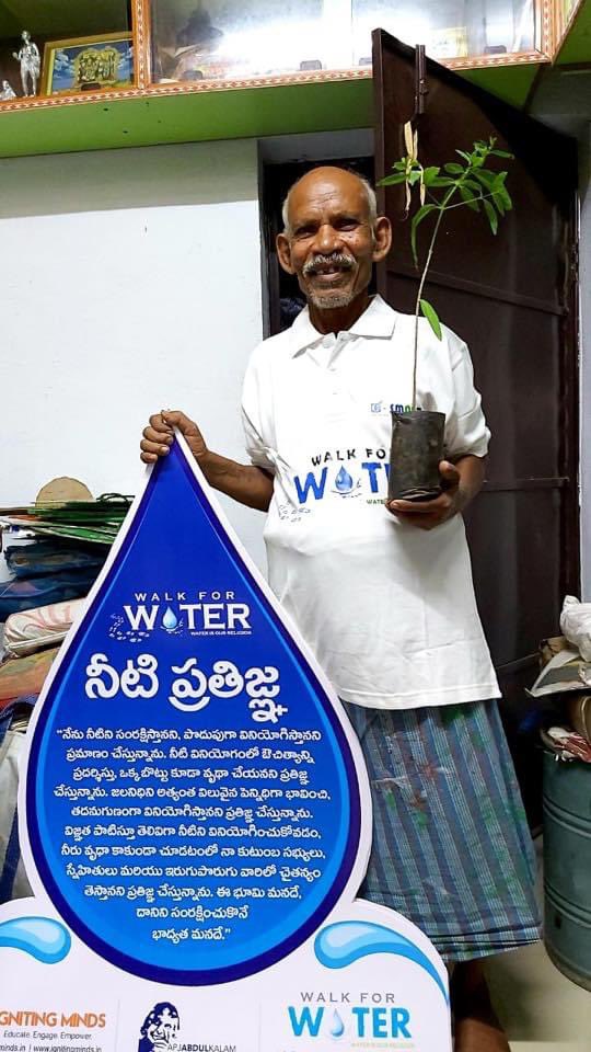 kkrmardi's tweet photo. Join the movement for a cooler, greener planet! Take the water 💧 pledge today and commit to responsible living to combat the rising temperatures and frequent heatwaves.
Let's follow in the footsteps of #padmashri Vanajeevi Ramaiah and plant tree saplings to make a real difference.
Together, we can create a sustainable future for generations to come.
#WaterPledge #GreenPlanet 🌱
#OnlyOnePlanet
#PadmaAwards2024
#EarthDay2024
#EarthDay
#ConsultaPopular
#GreenIndiaChallenge
#CoolieTitleTeaser
#ClimateSolutionsNow
#ClimateEmergency
#heatwave
@pargaien
@anandmahindra
@TelanganaCMO
@PMOIndia
@UNEP
@ErikSolheim
@WFES