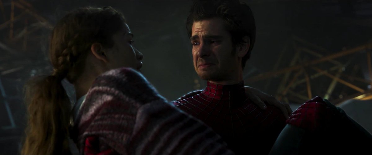 há 2 anos o cinema virava estádio de futebol e ia à loucura com o andrew garfield, tobey maguire e tom holland juntos em homem-aranha: no way home