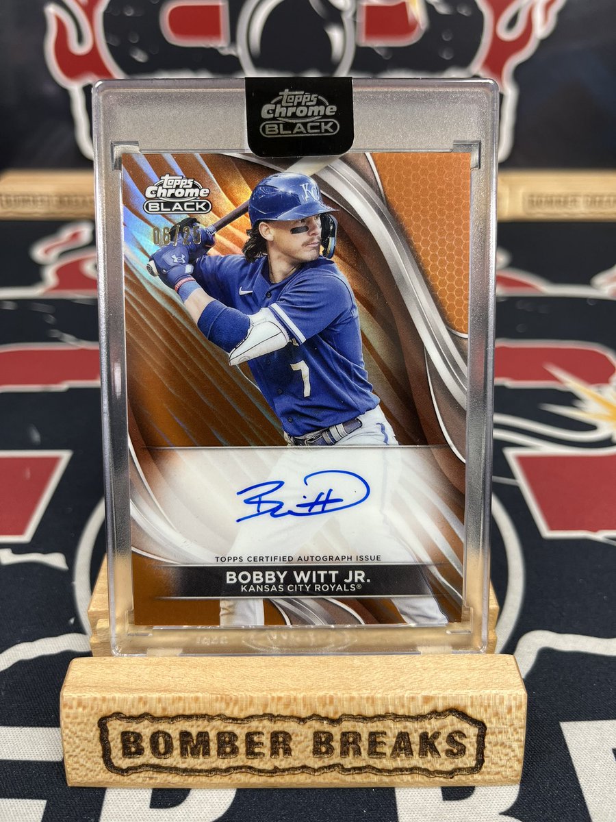 Bobby Witt Jr /25 on the Orange Refractor Auto in our @topps Chrome Black Baseball breaks! 🔥🔥
@BwittJr @fanatics #whodoyoucollect #royals #mlb #kansascityroyals #baseballcards #autograph #bobbywittjr #toppschrome #groupbreaks #casebreaks #thehobby #boxbreaks #tradingcards