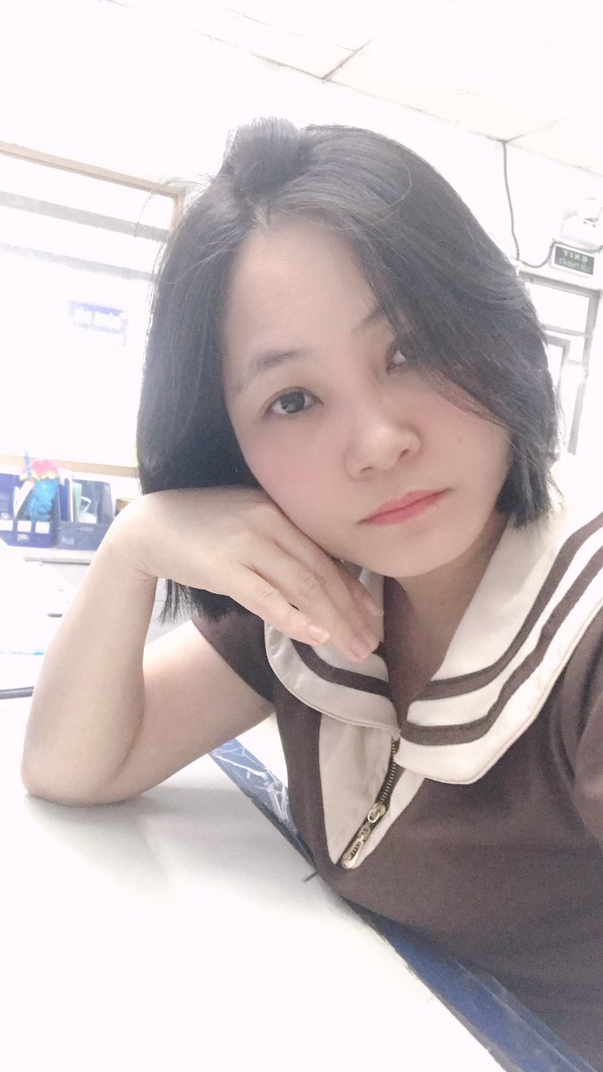 Hằng tweet media