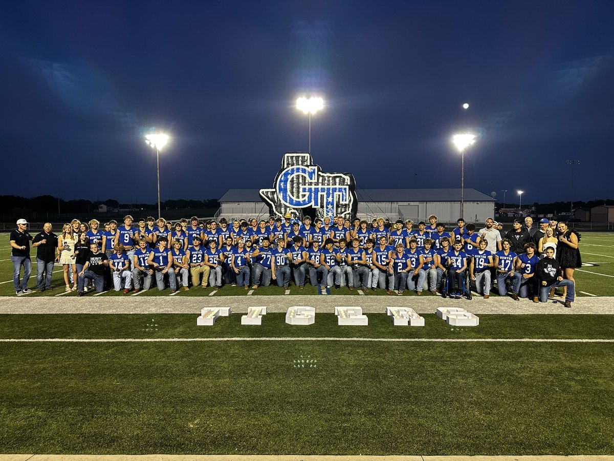 _VivianMusk_'s tweet photo. At this point, it’s almost an annual get together for @gunter_football with RING SZN! 🐯💍

Tonight the back-to-back UIL Class 3A-Div. II State Champs receive their hardware 

Check out the full story and hear from the team on @KXIITV at 10! https://t.co/22mkba5tr8