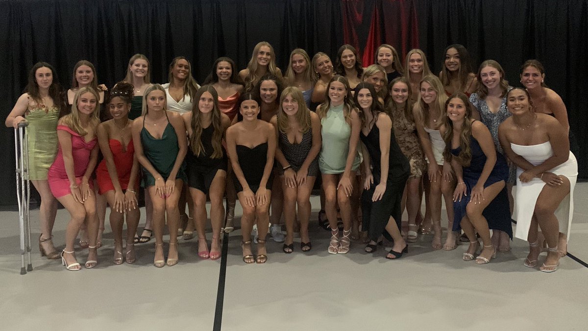 A successful night at the ESPEAYS Awards‼️ Govs soccer had an awesome time and picked up a couple of awards, too😮‍💨🎩 #GovsGetBetter | #LetsGoPeay