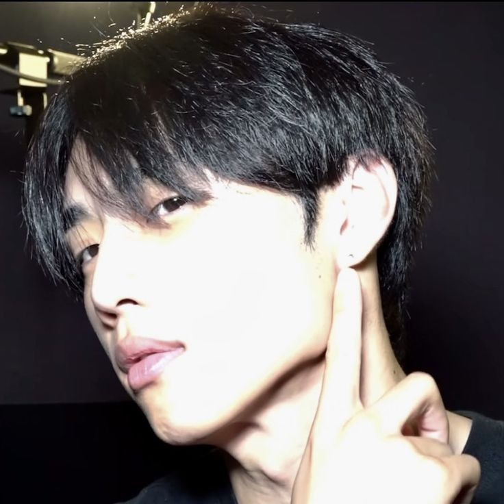 KKK_SW4li's tweet photo. wow jawline😯 https://t.co/JmTXLO6v8P