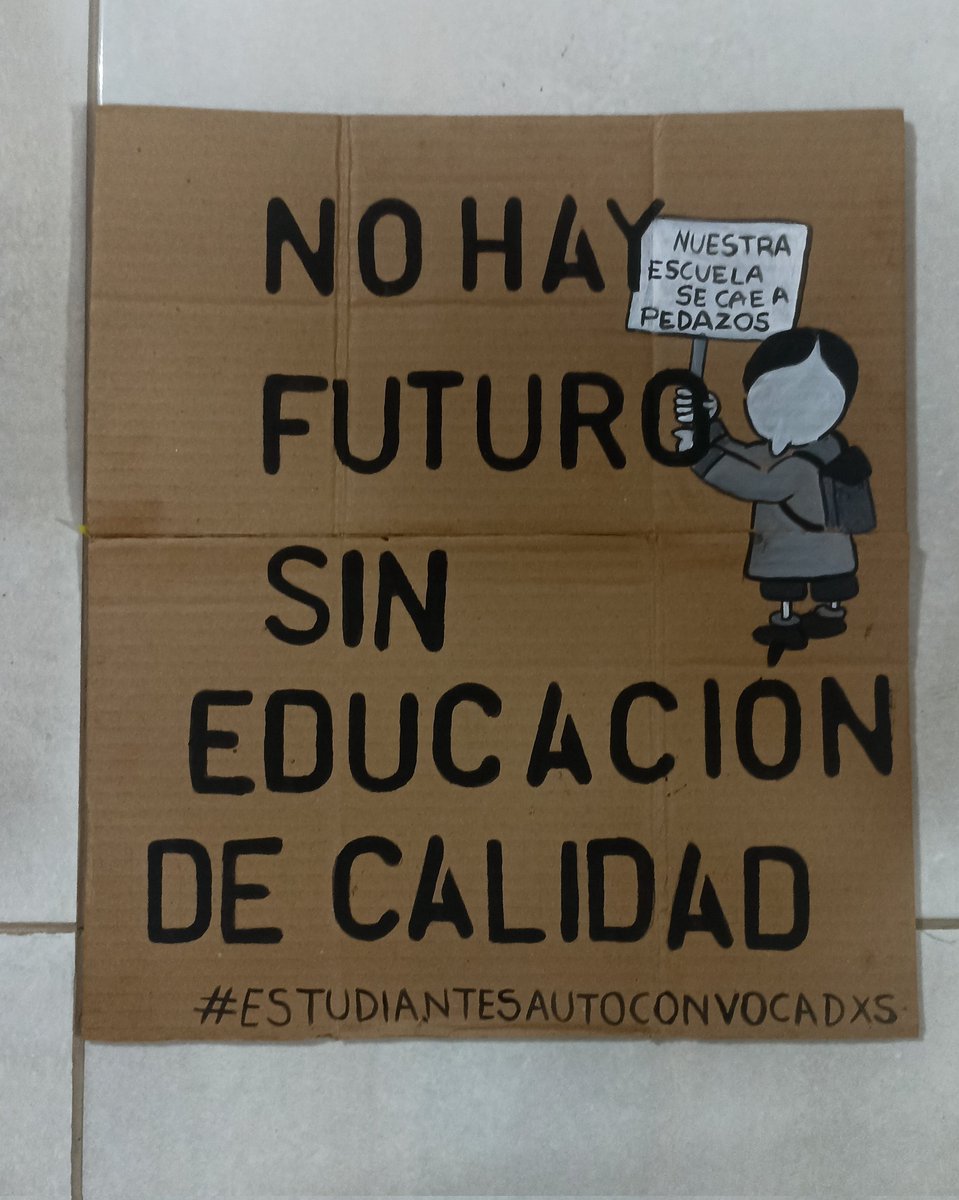 kittybuu's tweet photo. En 2020, me convertía en la 1ra egresada de la #FHCS de la #UNPSJB Soy Licenciada porque  estudié en una Uni pública. Hoy con 33 años, estoy cursando mi 4to año del profesorado de arte  #ISFD806 
¿Mira si no voy a marchar para defender la educación pública?  ✊🏻 https://t.co/pqT3xqRPQq