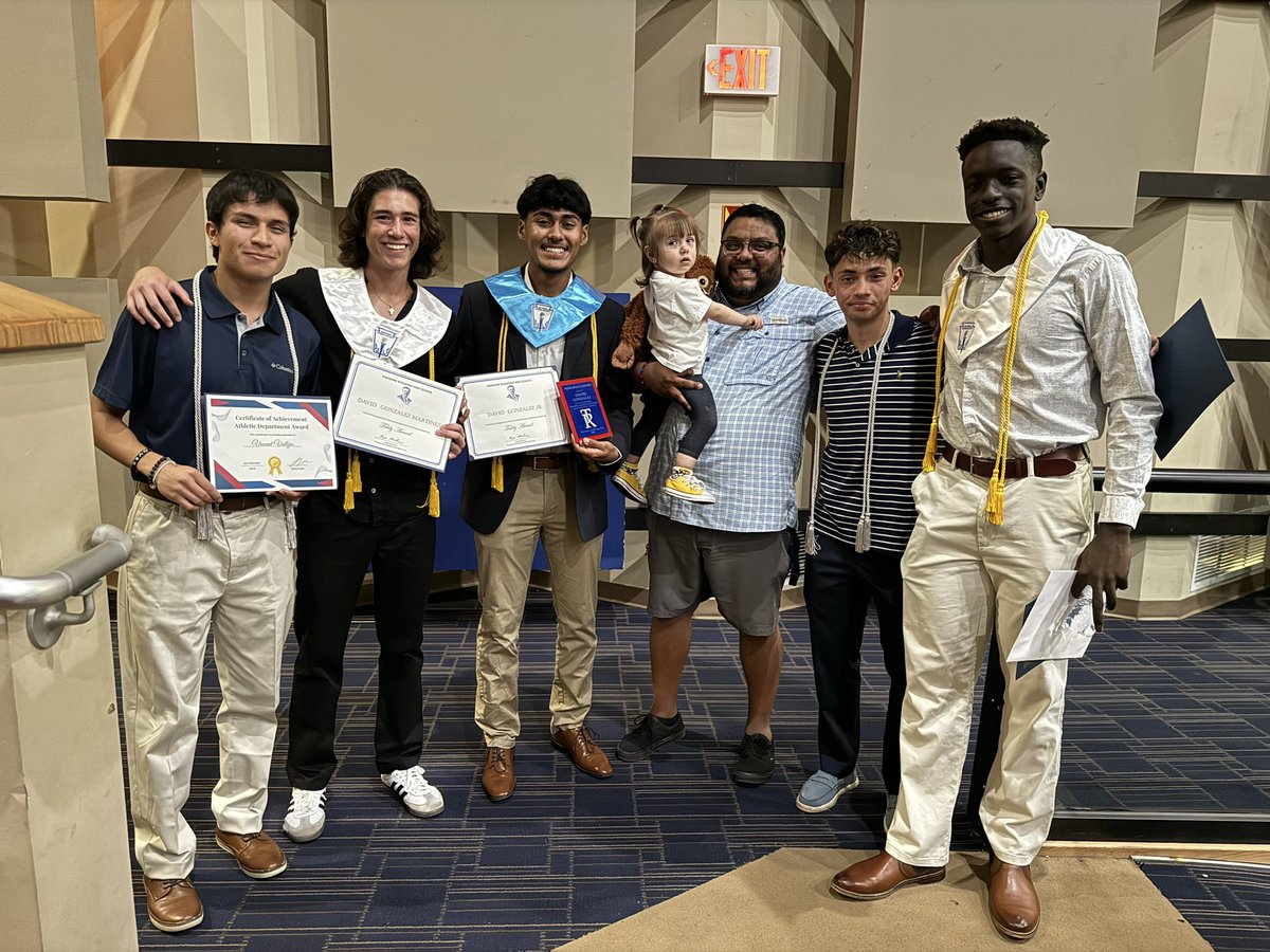 Senior Awards tonight proud of these young men! @coolneymar11 won the Principal’s award, congrats on the honor of 4 years of hard work and dedication to academics and soccer! Thank you @Norwood_Bryan and @WeAreTRHS for honoring David! @TRathletics @NeisdAthletics