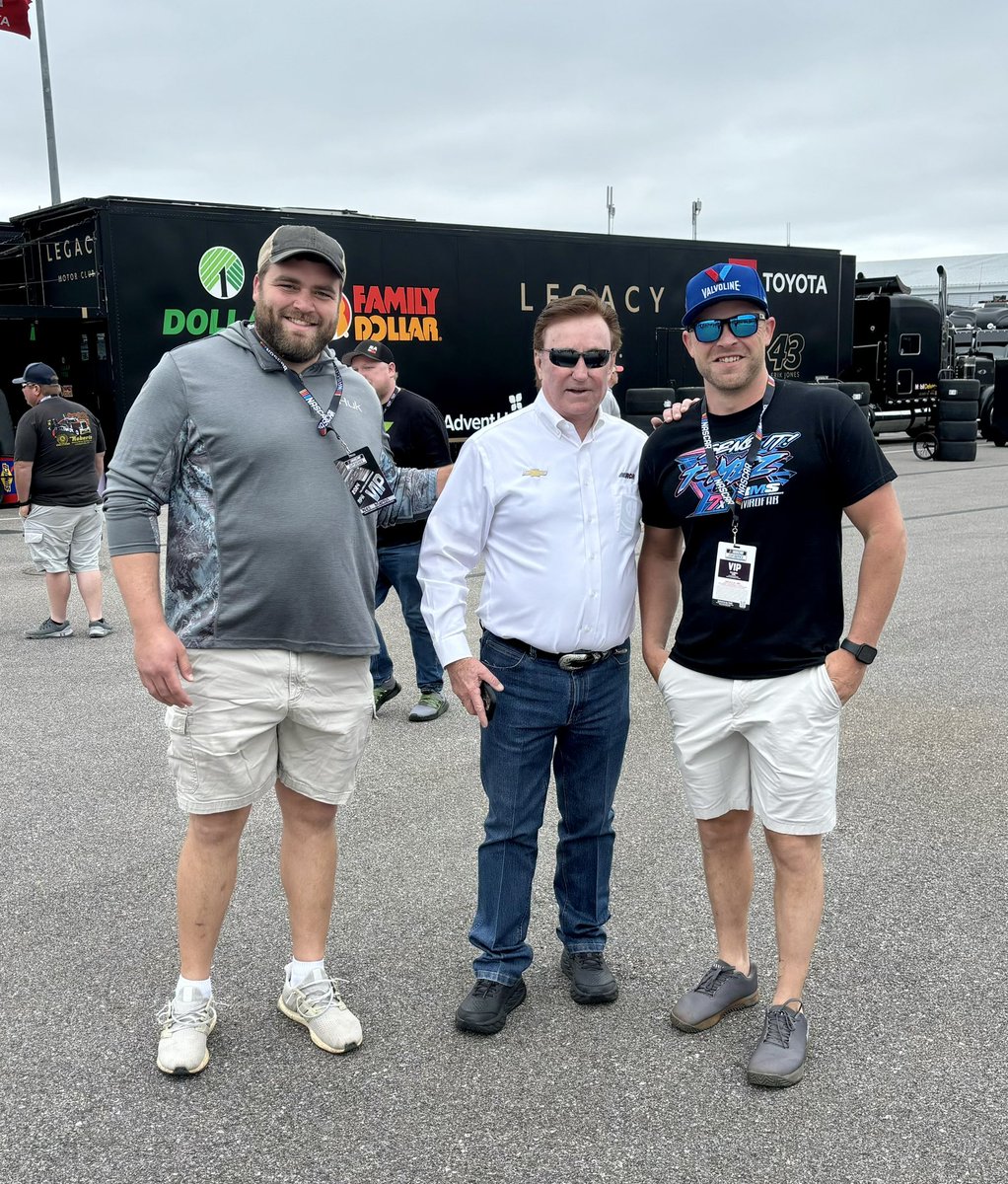 Adam Martin tweet media