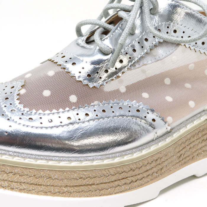 LiciaShoes's tweet photo. これからのシーズンにぴったりのチュールフロッキーシューズ
https://t.co/XUFkrMWk8q
＃レディースシューズ＃厚底スニーカー＃靴＃ファッション＃2024ss＃シルバーシューズ https://t.co/PU94rUxfkV