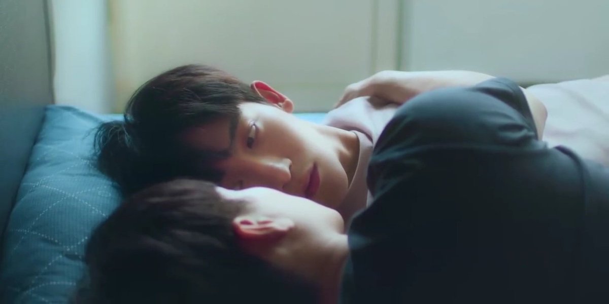iamroberte's tweet photo. It's better late than never. Done watching the first 3 episodes and all I can say is why I didn't watch this masterpiece when it's still airing? It's beautifully made and the main leads? Omg I love age gap romances!
#UnknownTheSeries #UnknownEP3 #關於未知的我們 #ChrisChiu #Xuan https://t.co/YUhjq1GK0J