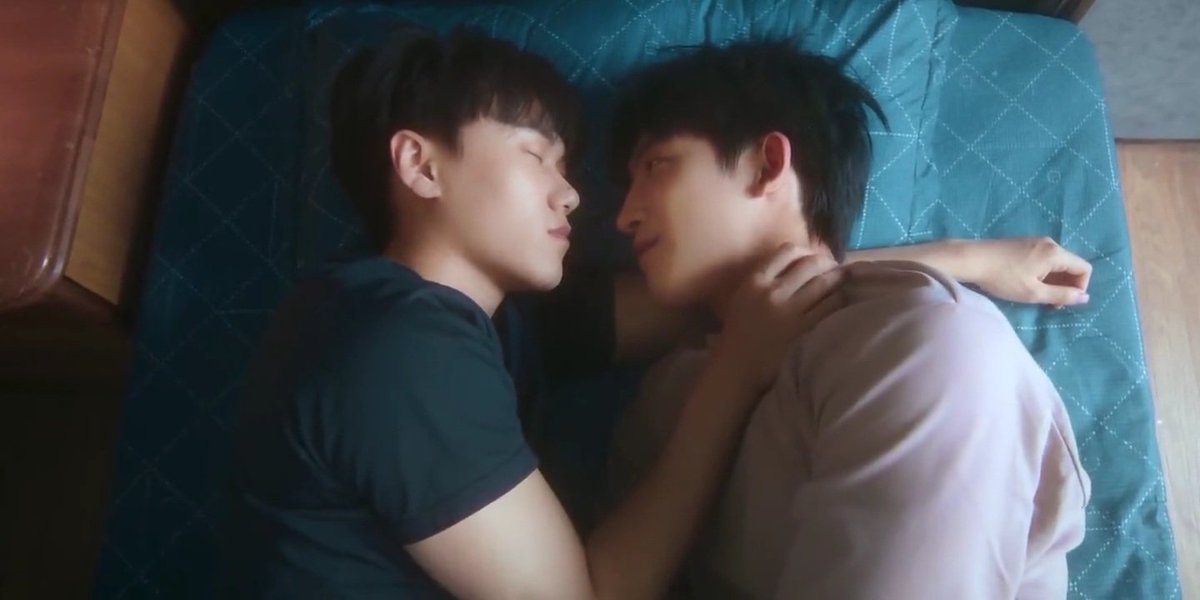 iamroberte's tweet photo. It's better late than never. Done watching the first 3 episodes and all I can say is why I didn't watch this masterpiece when it's still airing? It's beautifully made and the main leads? Omg I love age gap romances!
#UnknownTheSeries #UnknownEP3 #關於未知的我們 #ChrisChiu #Xuan https://t.co/YUhjq1GK0J