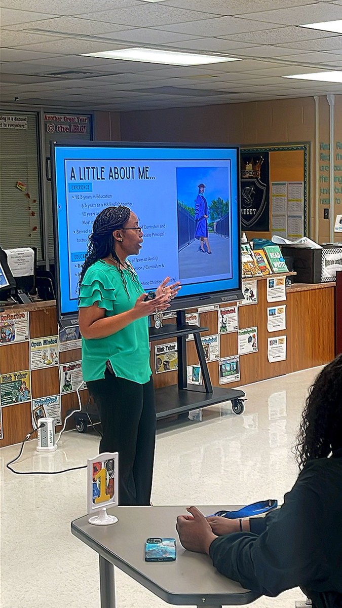 @DrKimJohnson07 conducted her first faculty meeting this afternoon as the new Principal of @ShotwellMS_AISD. She challenged her staff to “do and be more for our scholars..Mastering Opportunities that Reflect Excellence! #teamONESECONDtonone