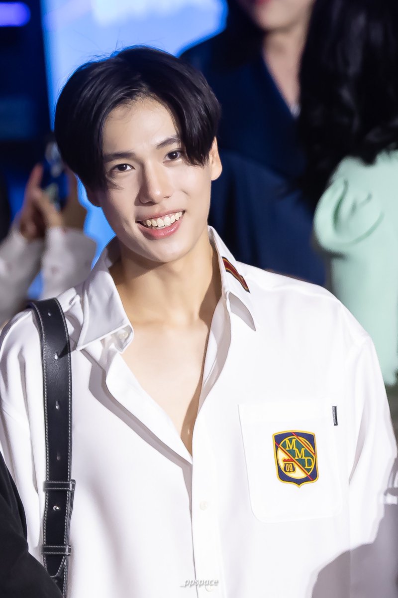 วันนี้มีพาร์ท2 แล้ว ลุ้นงานหนูพุมากกกกกก จะเปนยังไงน้า ตื่นเต้นๆรอละค้าบบ 🤍

#phuwintang <a href="/phuwintang/">phuwintang</a>