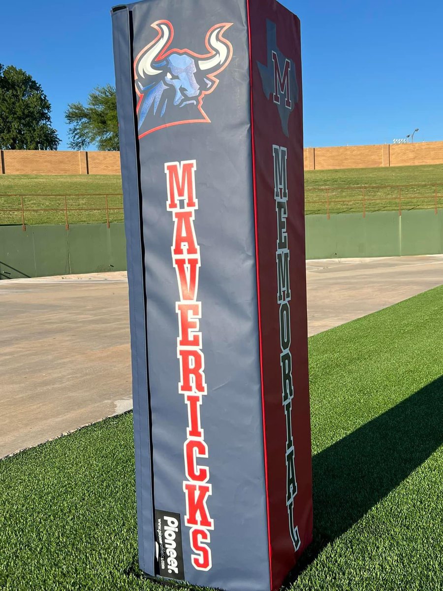 First Ever Memorial Maverick Spring ball practice ✅

Sign The Banner ✅

Monday! ✅

#MavsOnTop
#MaverickMonday 🤙