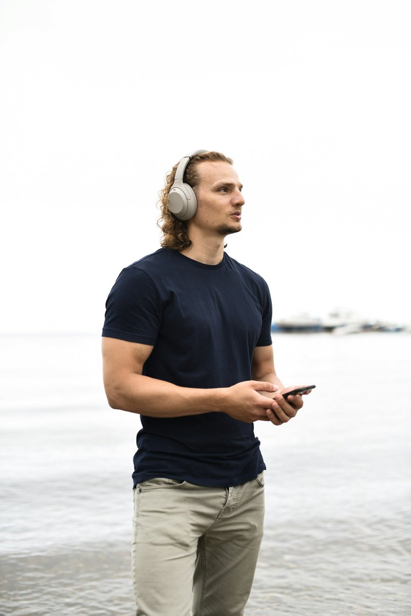 techsolution333's tweet image. Experience seamless audio with Sony WH-CH520's **long-lasting battery** and **effortless Bluetooth connectivity** – your everyday soundtrack just got an upgrade! 🎶
#sonysound
#sony
#sonyhedset
#sonyheadphones🎧
#technologytheseday
#technologyfail
#technologyeducation