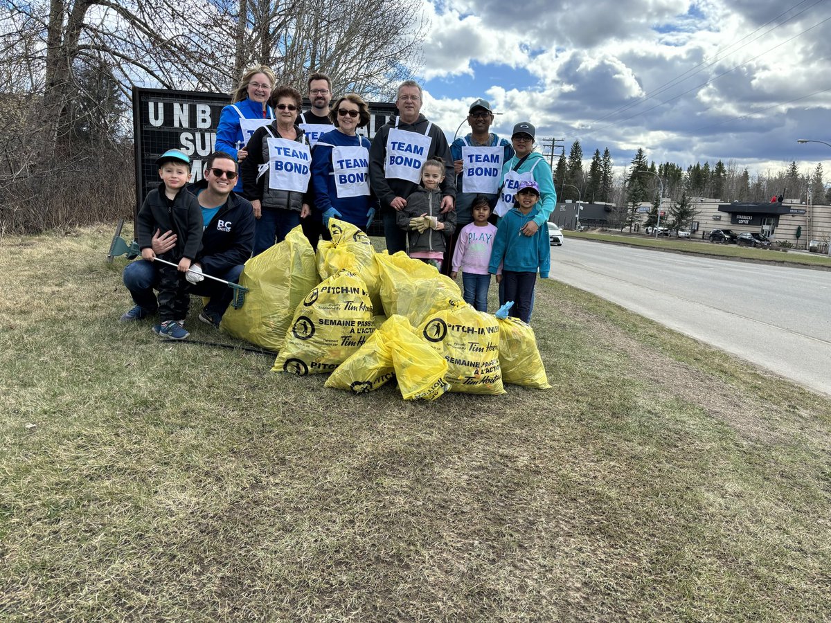 Happy #EarthDay2024! 🌎 

Yesterday we took part in the #CityofPG Spring Clean-up event. 

My son is only 4, but he had some great advice yesterday as we joined @shirleybond and friends to do our part: “Don’t be a litter critter!”