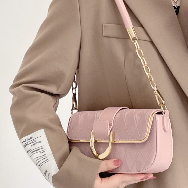 yoopwi's tweet photo. °❀⋆.ೃ࿔*:･ pink bags recomendations / rekomendasi tas pink gemas under 100k 🌷 

#racunshopee #slingbag #shoulderbag #pinkbags #pink 
a thread by yoopwi •⩊• https://t.co/rCcpOxrVU7
